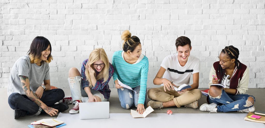 IGCSE chemistry online tutor explaining atomic structure